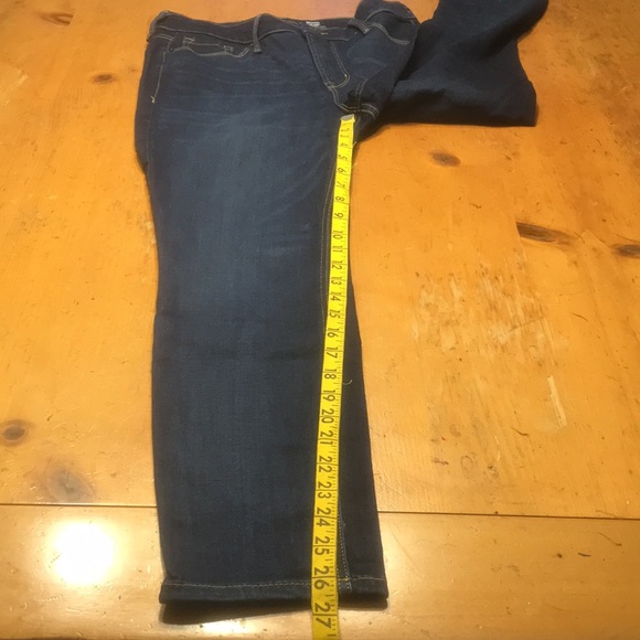 Old Navy Rockstar Super Skinny High Rise Jeans - Picture 8 of 13